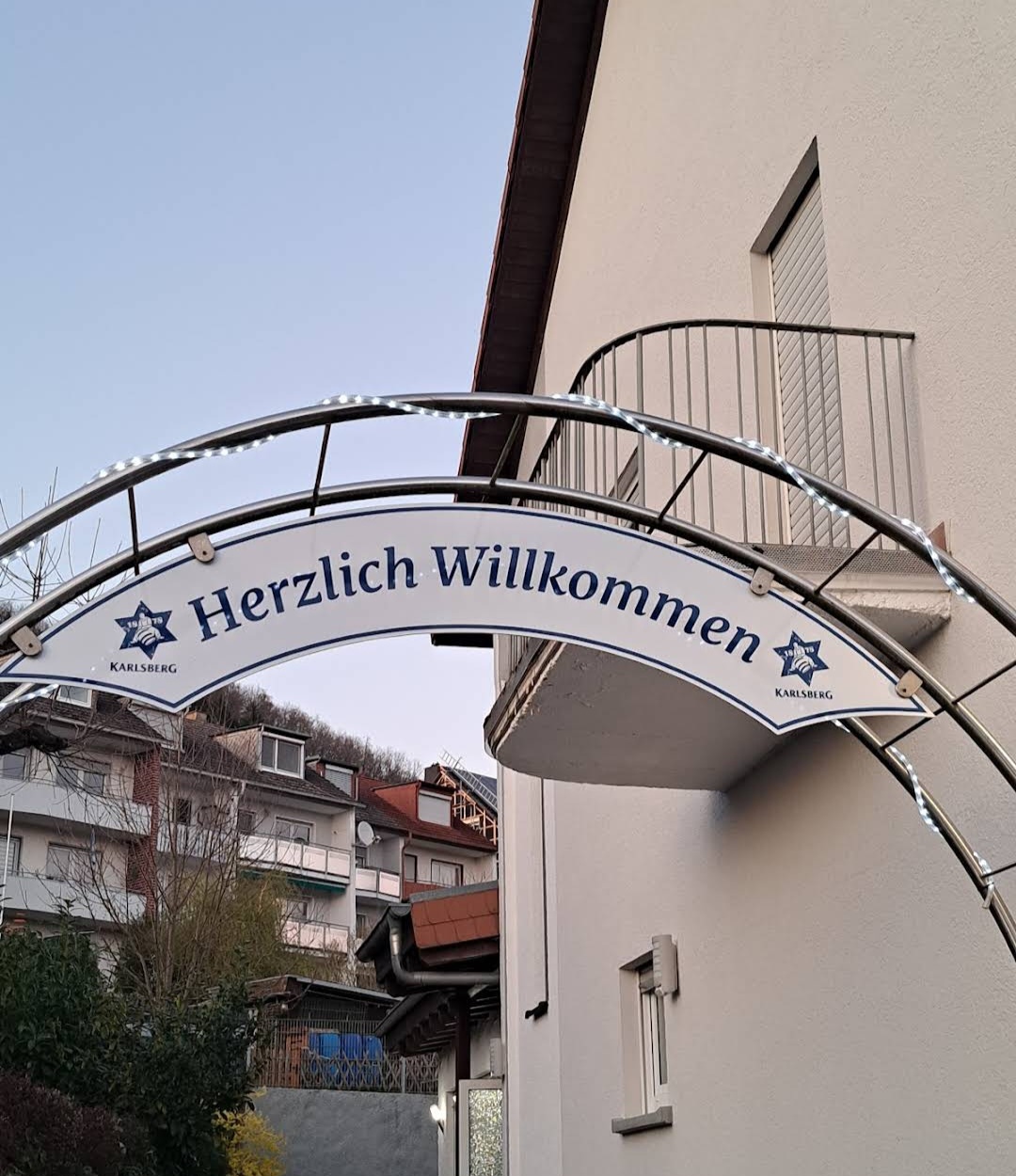 Herzlich Willkommen – Eingang